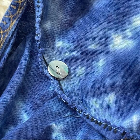 Custom made button up open back shirt with print blue size XS/S - Picture 6 of 6